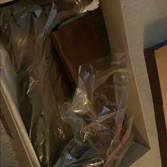 Shoes - Picture 1 of 4